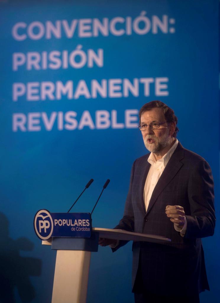 Rajoy justifica ampliar los delitos con prisión permanente como respuesta a la demanda de la Rajoy justifica ampliar los delitos con prisión permanente como respuesta a la demanda de la