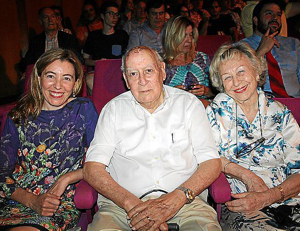 premio nobel fisica en auditorium