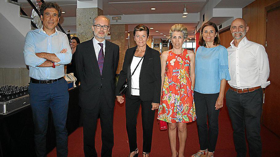 premio nobel fisica en auditorium