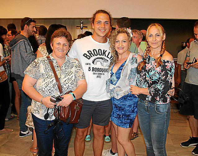 María, Iván, Marisol y Pepi Marqués.
