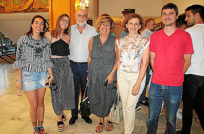 Ariadna Martín, Lluc y Eladio Planas, Maria Llompart, Antònia Fullana y Colau Roca.