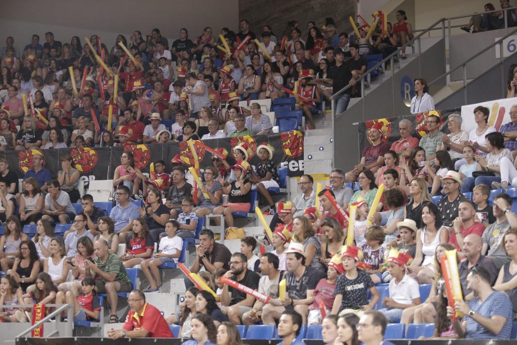 La elección femenina de baloncesto en Palmas