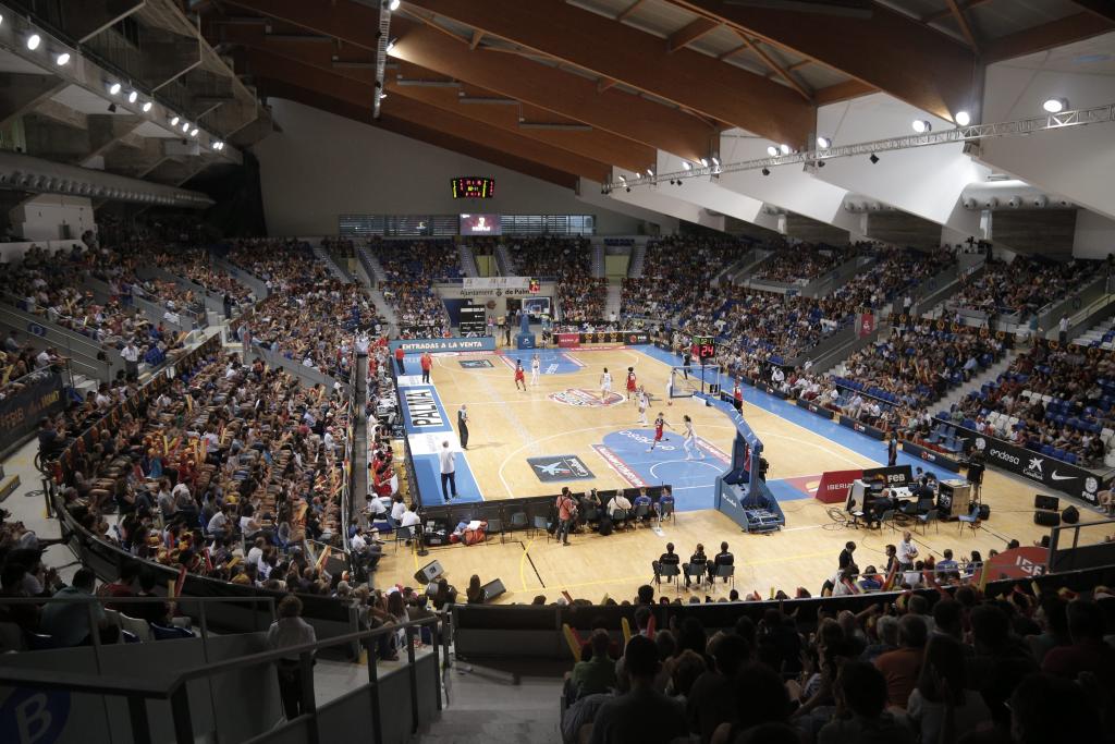 La selección femenina de baloncesto en Palma
