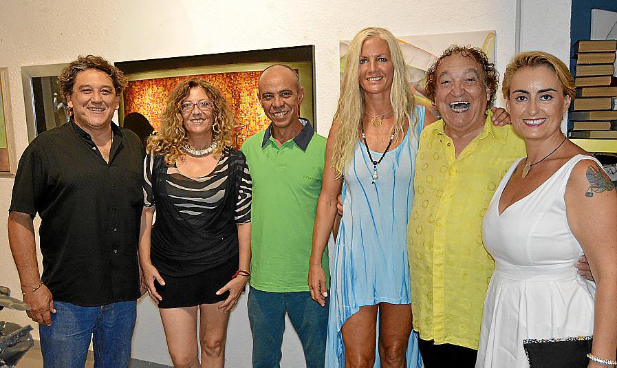 Muestra de pintura, escultura y fotografía en Ciutadà Il·legal