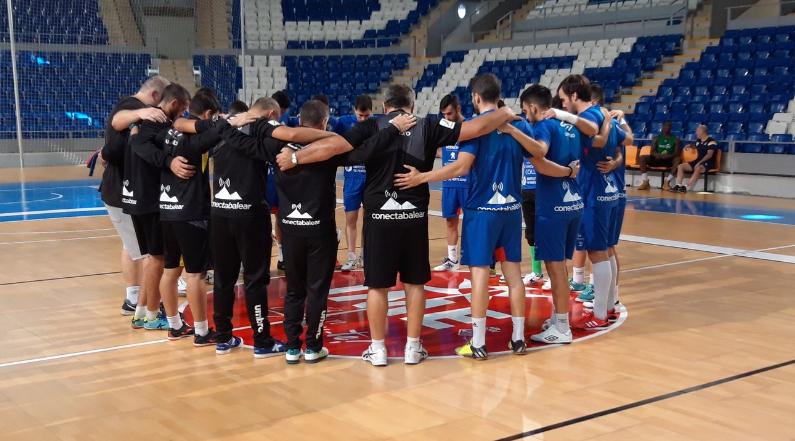 Mallorca guarda un minuto de silencio por los fallecidos en Sant Llorenç