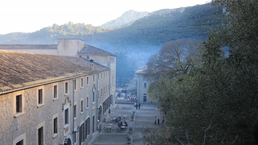 monasterio de lluc belleza natural