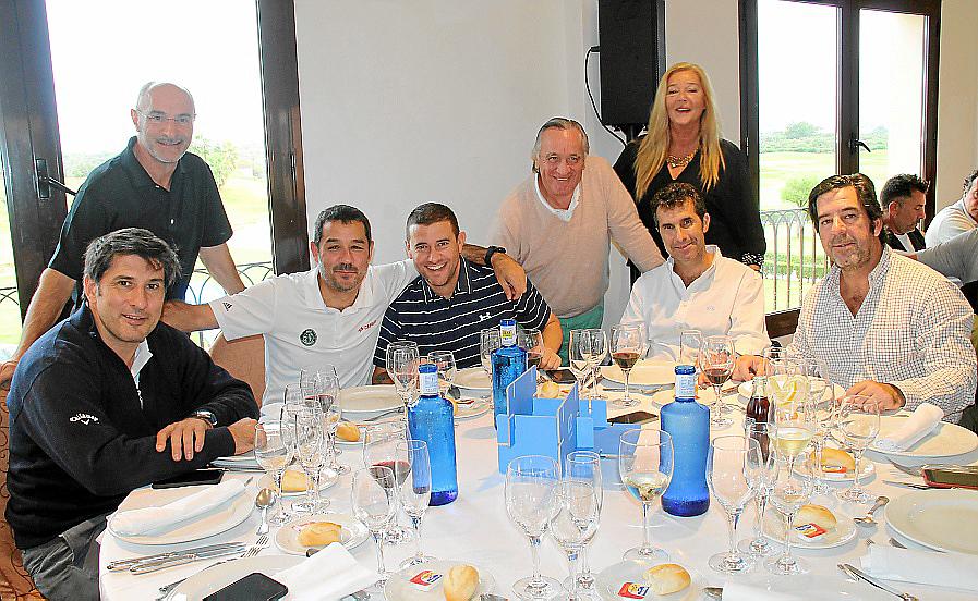 Lluvia y deportividad en el Torneo de Golf Air Europa