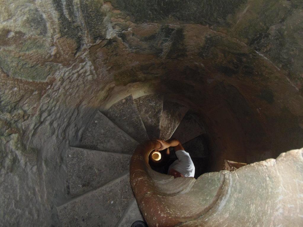 Subida al torreón (castillo de Cabrera)