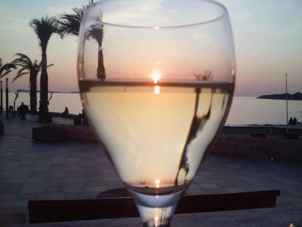 Puesta de sol en una copa (Sant Antoni de Portmany - Ibiza)