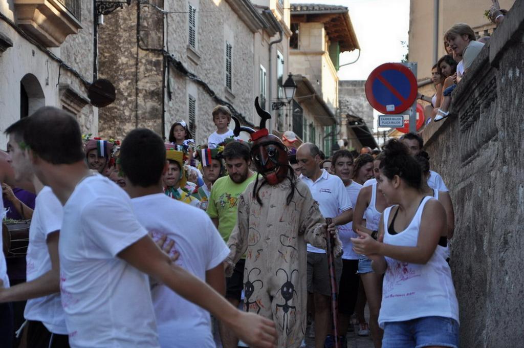 ES DIMONI DE MONTUIRI