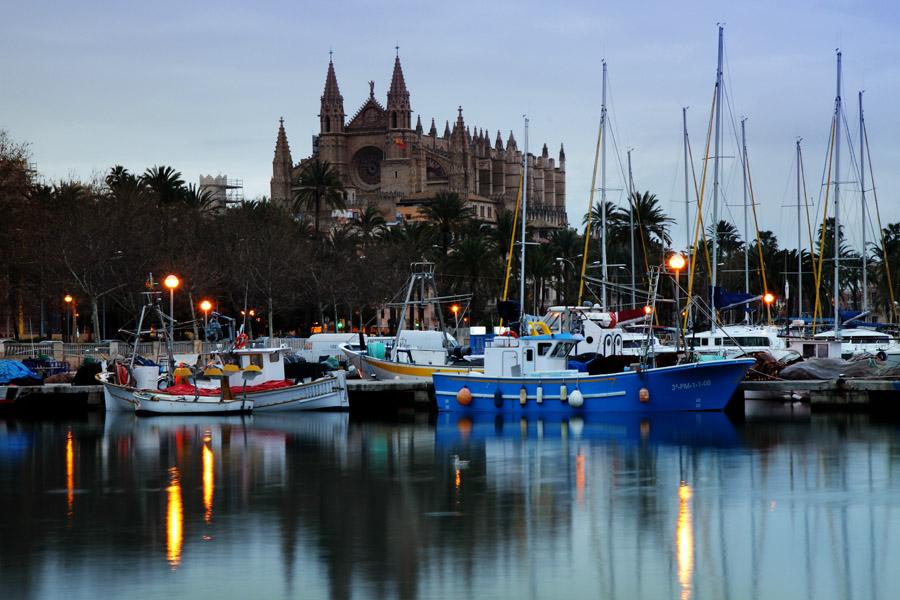 Amanecer en el puerto