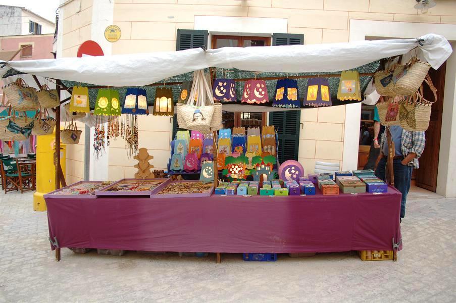 Luz y color en la FIRA ARTESANAL de Son Servera