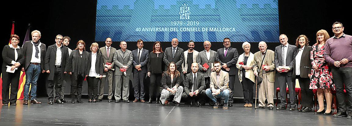 El Consell entrega sus galardones