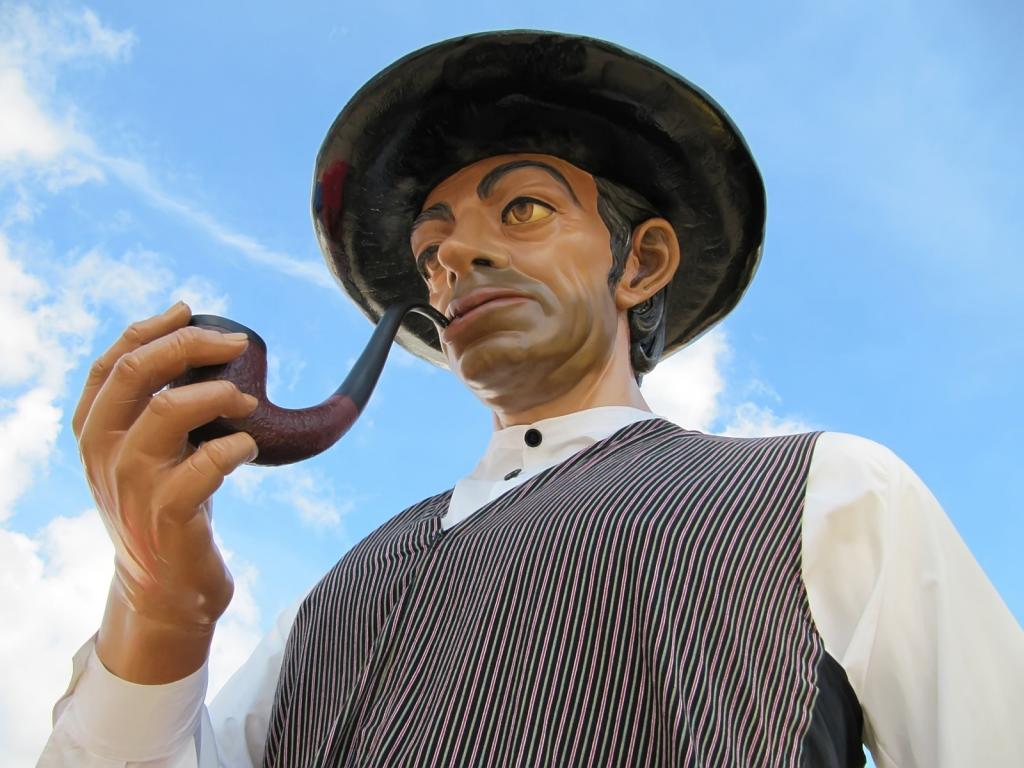 Gegants i Capgrossos, fumador de pipa.