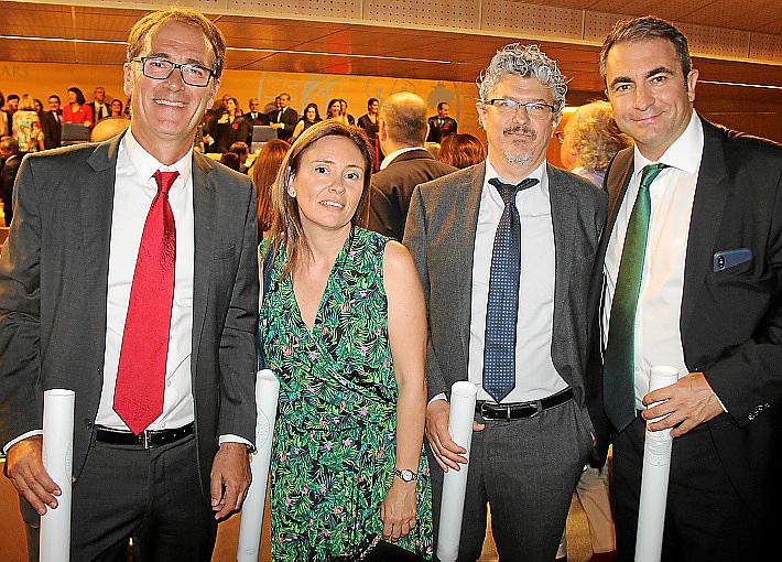 Entrega de insignias en el Colegio de Abogados