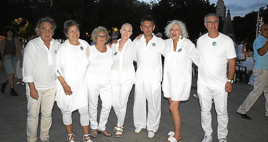 La X Cena en Blanco, en sa Feixina