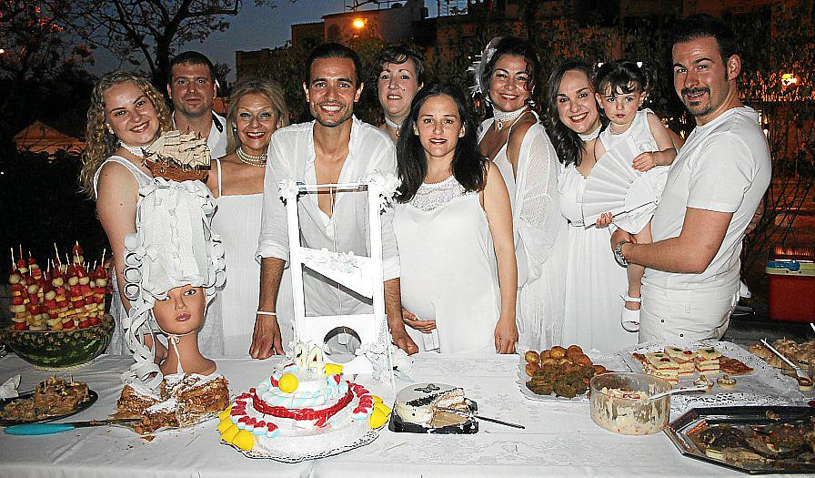 La X Cena en Blanco, en sa Feixina