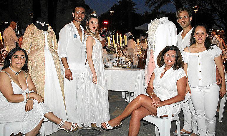 La X Cena en Blanco, en sa Feixina