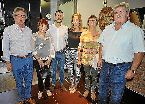 Cata solidaria en Bodegas JL Ferrer organizada por el Colegio de Economistas