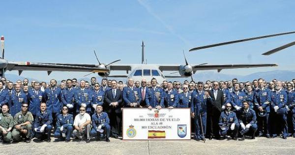 100.000 horas de vuelo del 801 Escuadrón