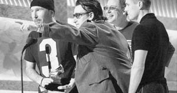 Eminem, Steely Dan y U2, triunfadores de unos Grammy polémicos