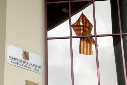 La ley de educación blindará que al menos la mitad de las horas se impartan en catalán