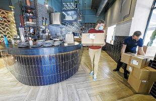 El 80 % de restaurantes y bares podrá abrir después de tres meses de cierre