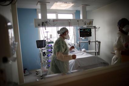 Fallece uno de los tres pacientes con la cepa de Uganda detectados en Sevilla