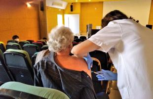 Vacunación contra la COVID en Inca