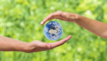 Abrazo a la sostenibilidad.