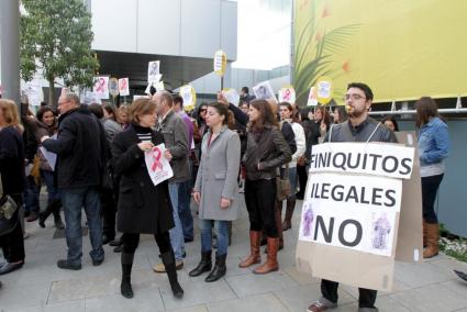 PALMA LOCAL CONCENTRACION DE TRABAJADORES DE ORIZONIA FRENTE A LA SED