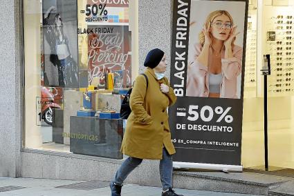 Aunque ya se ven algunos carteles de Black Friday en tiendas de Palma no son mayoría, como en años pasados por estas fechas.