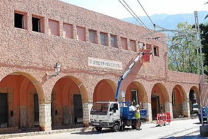 El color elegido para el mercado municipal de Sóller quejas entre vecinos y comerciantes