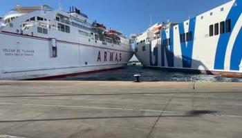Una rotura de cabo en el puerto de Ibiza provoca un impacto entre dos ferrys