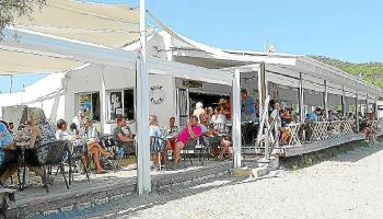 Costas también pide eliminar la terraza del emblemático Bar Playa de la Costa dels Pins
