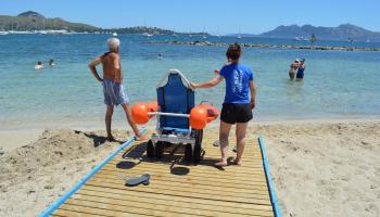 El mantenimiento y la accesibilidad de las playas del municipio es una constante para mantener su calidad ambiental.