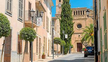 SANT LLORENÃ. CIRCULACION. El centro queda cerrado al trÃ¡fico de vehÃ­culos hasta el 15 de septiembre