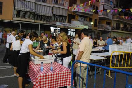 SILLOT - GRAN EXITO DE LA GAMBADA POPULAR DE S'ILLOT.