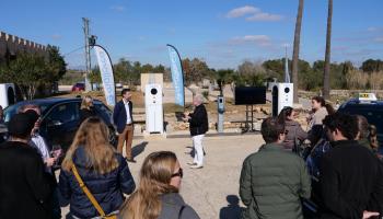 La movilidad sostenible llega de la mano de eTaxi y eRental