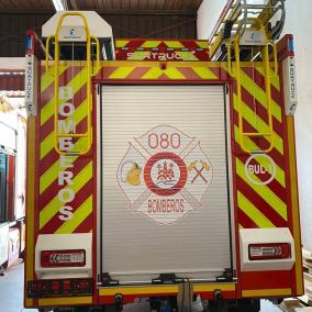 Córdoba.-Sucesos.-Bomberos intervienen en un incendio originado esta madrugada en una planta de residuos de Sadeco