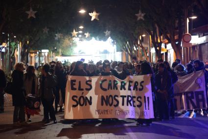 Más de 50 mujeres piden «seguridad en las calles» en la marcha nocturna no mixta