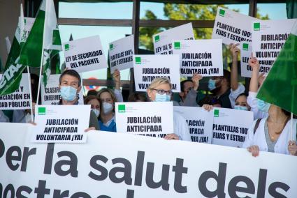 Protesta para pedir la jubilación anticipada.