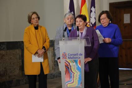 Francisca Bennàssar, Isabel Moreno, Dolors Besné y Aina Frau han sido las encargadas de leer el manifiesto.