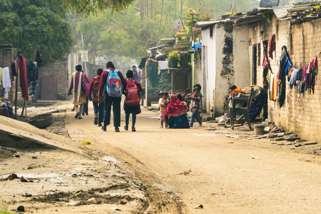 Un paseo por los slums, los barrios marginales de la india en imágenes