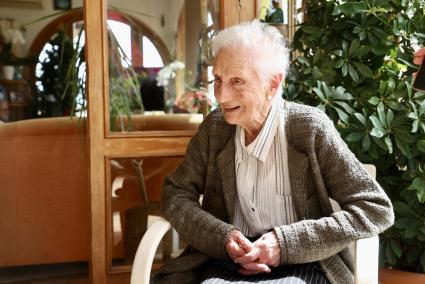 Joana Llobera es una de las mallorquinas centenarias que el próximo día 8 de abril soplará las velas de su 108.