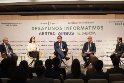 La Junta ofrece al sector de la defensa una "estructura" para dar un "salto" en formación, innovación y tecnología