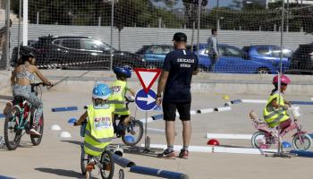 SANTA EULARIA. EDUCACION VIAL. Santa EulÃ ria fomenta la educaciÃ³n vial para los niÃ±os. Los mÃ¡s pequeÃ±os aprendieron en un p