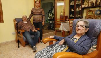 Una centenaria y su familia, de la angustia a la esperanza: «Me veía en la calle, pero ahora creo en los milagros»