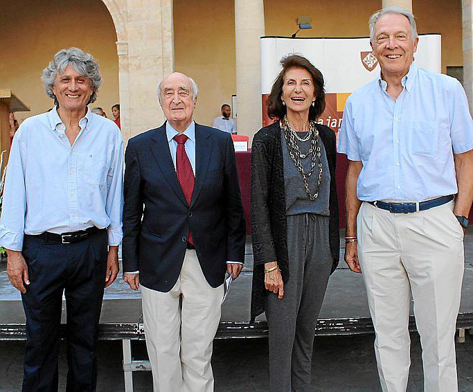 Graduación en la Escuela de Turismo