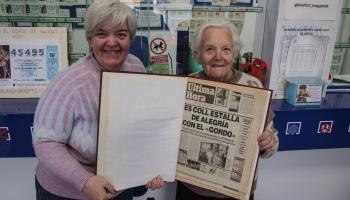 Antonia Durán y su hija Ana de la administración del Coll d'en Rabassa.